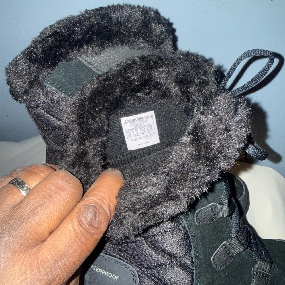 Columbia Black Lace Up Boots - Picture 6 of 6